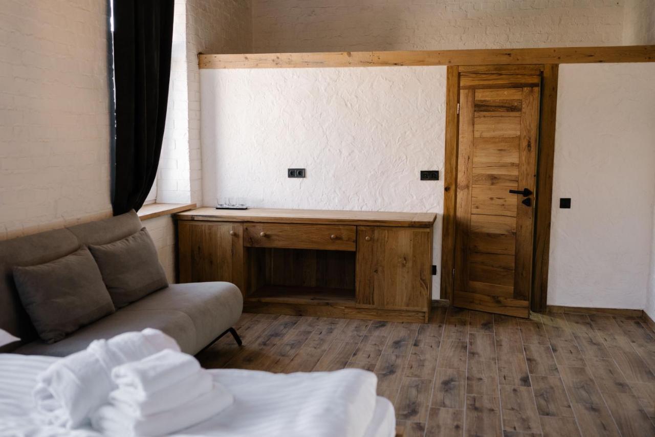 Hotel Dynasty Kam'janec'-Podil's'kyj Esterno foto