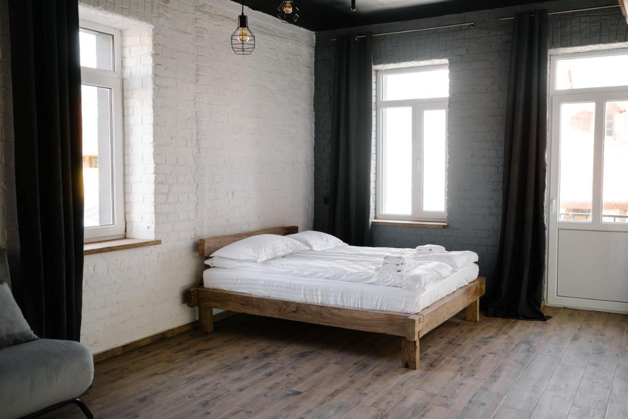 Hotel Dynasty Kam'janec'-Podil's'kyj Esterno foto