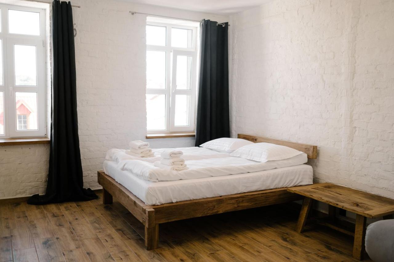 Hotel Dynasty Kam'janec'-Podil's'kyj Esterno foto