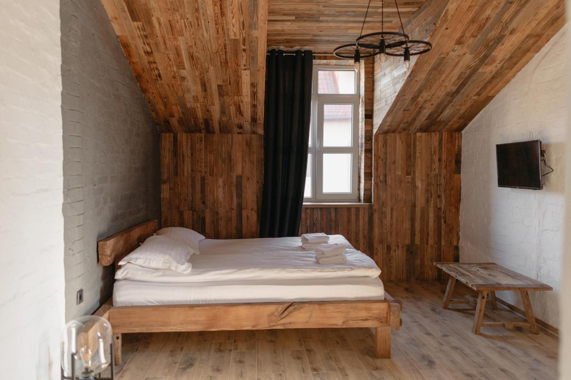 Hotel Dynasty Kam'janec'-Podil's'kyj Esterno foto